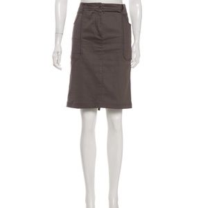 Body conscious pencil skirt